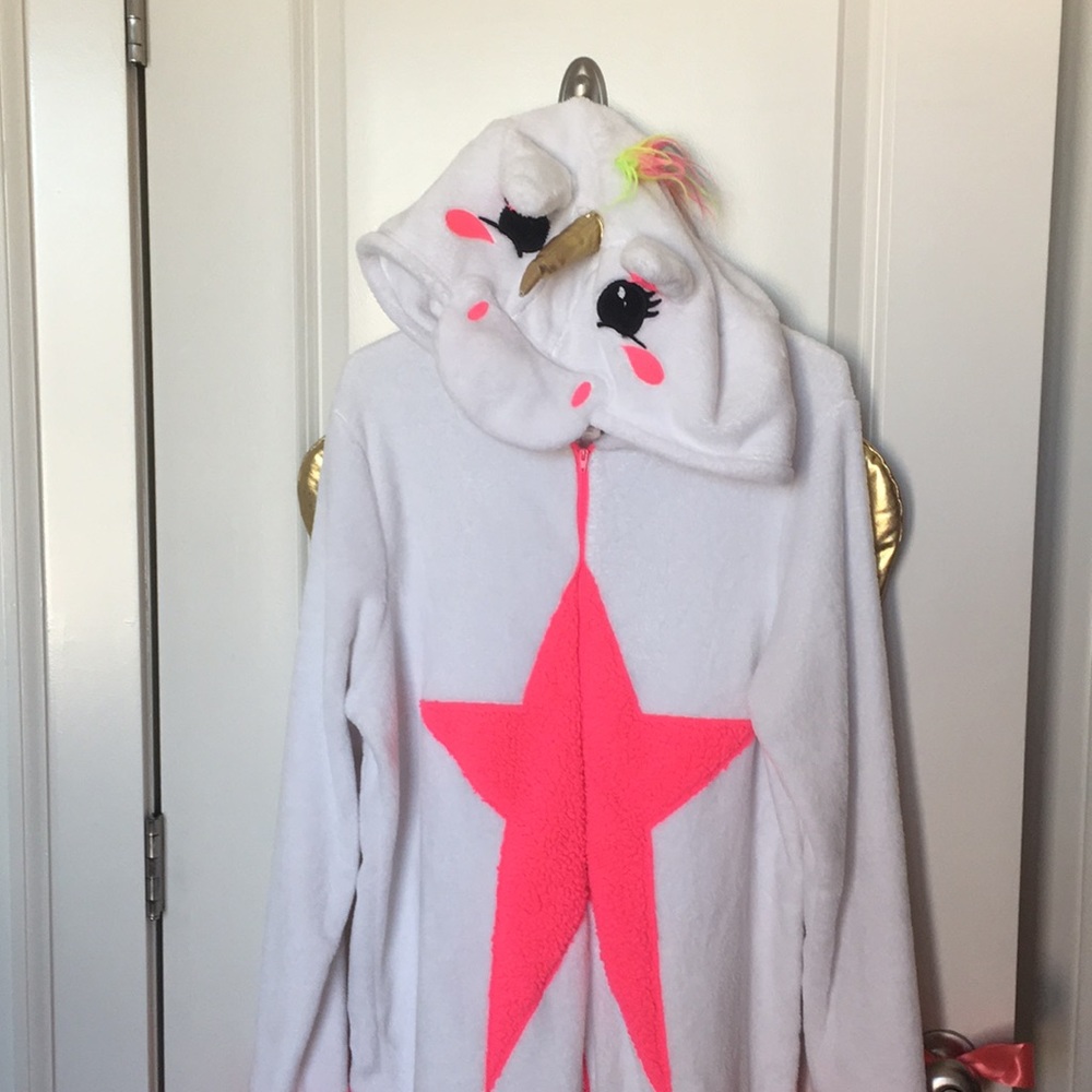 PINK & WHITE UNICORN ONESIE! 🦄